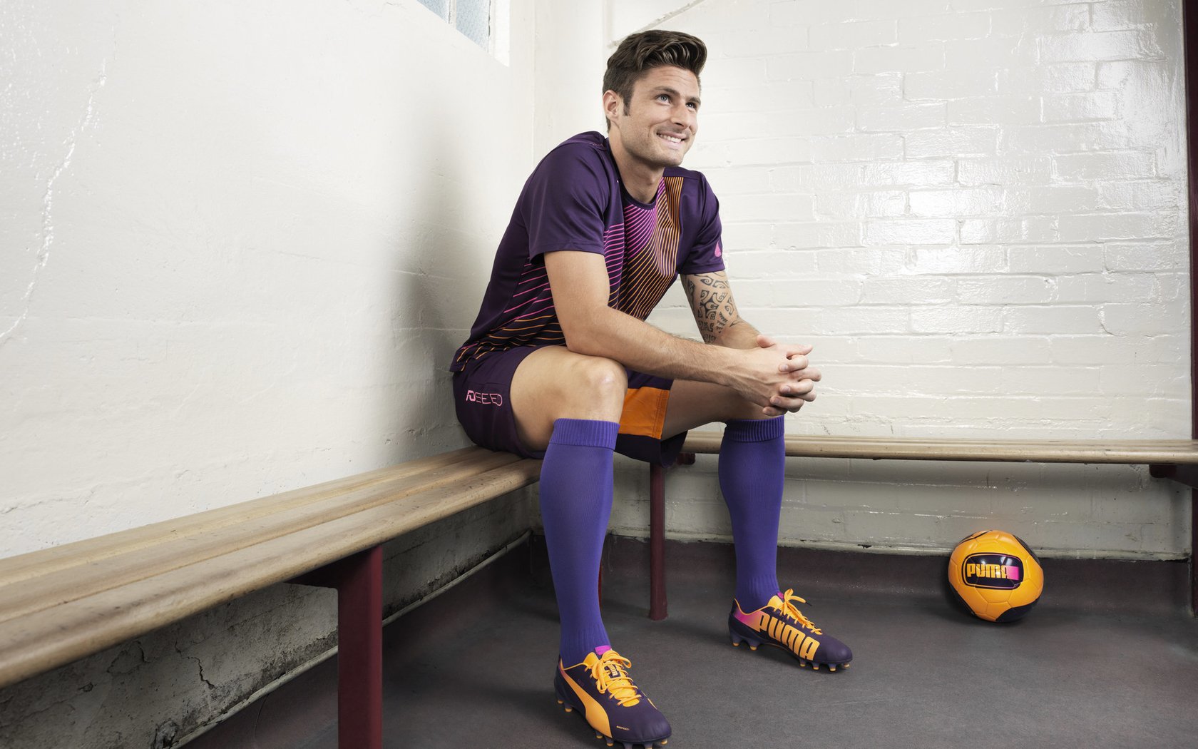 Uzi连续十场比赛得分超过夺冠,独行侠不断突破!赢得满堂喝彩