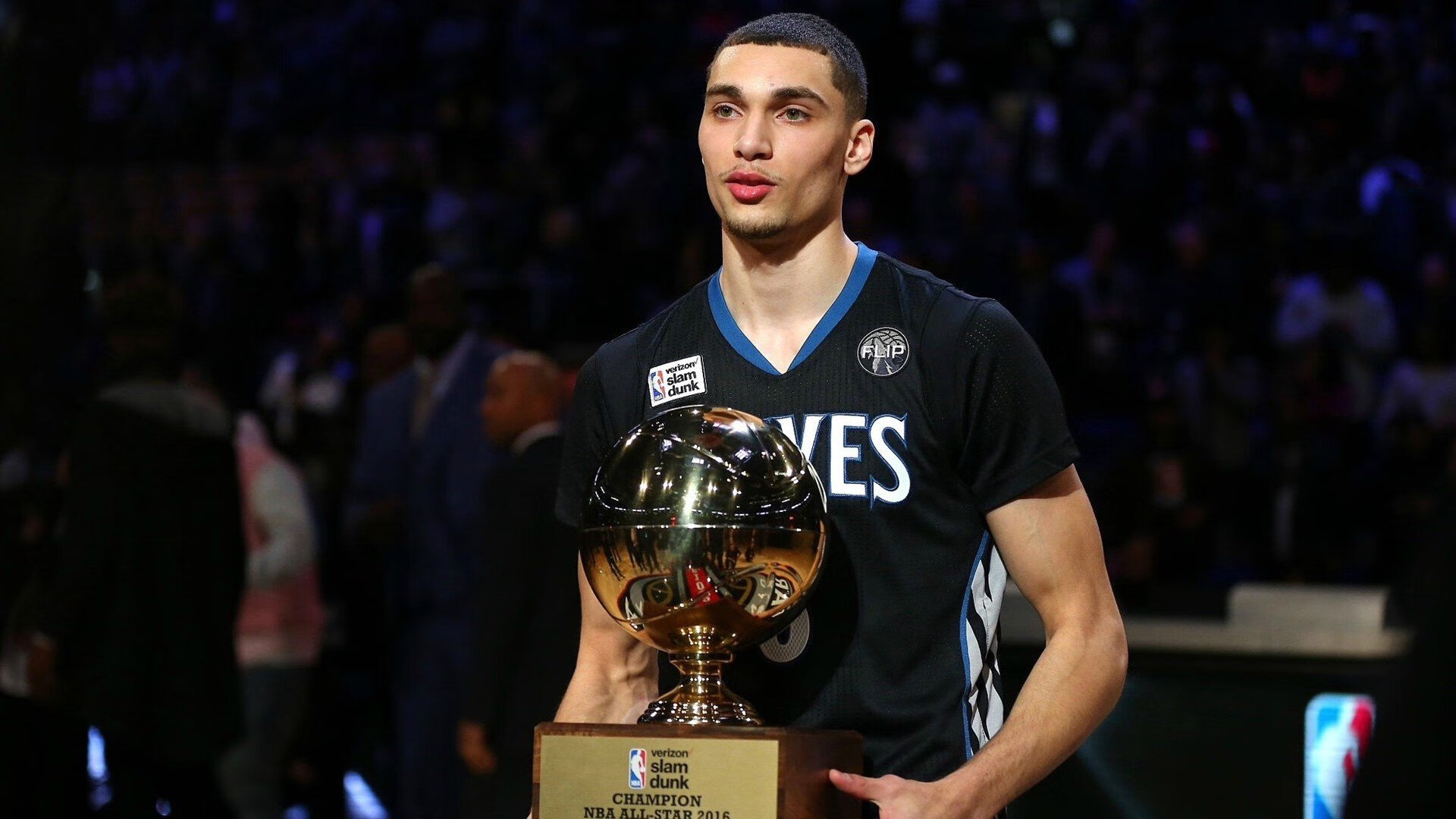 詹姆斯新星持续失利表现突出，TES前途光明！比赛高潮迭起