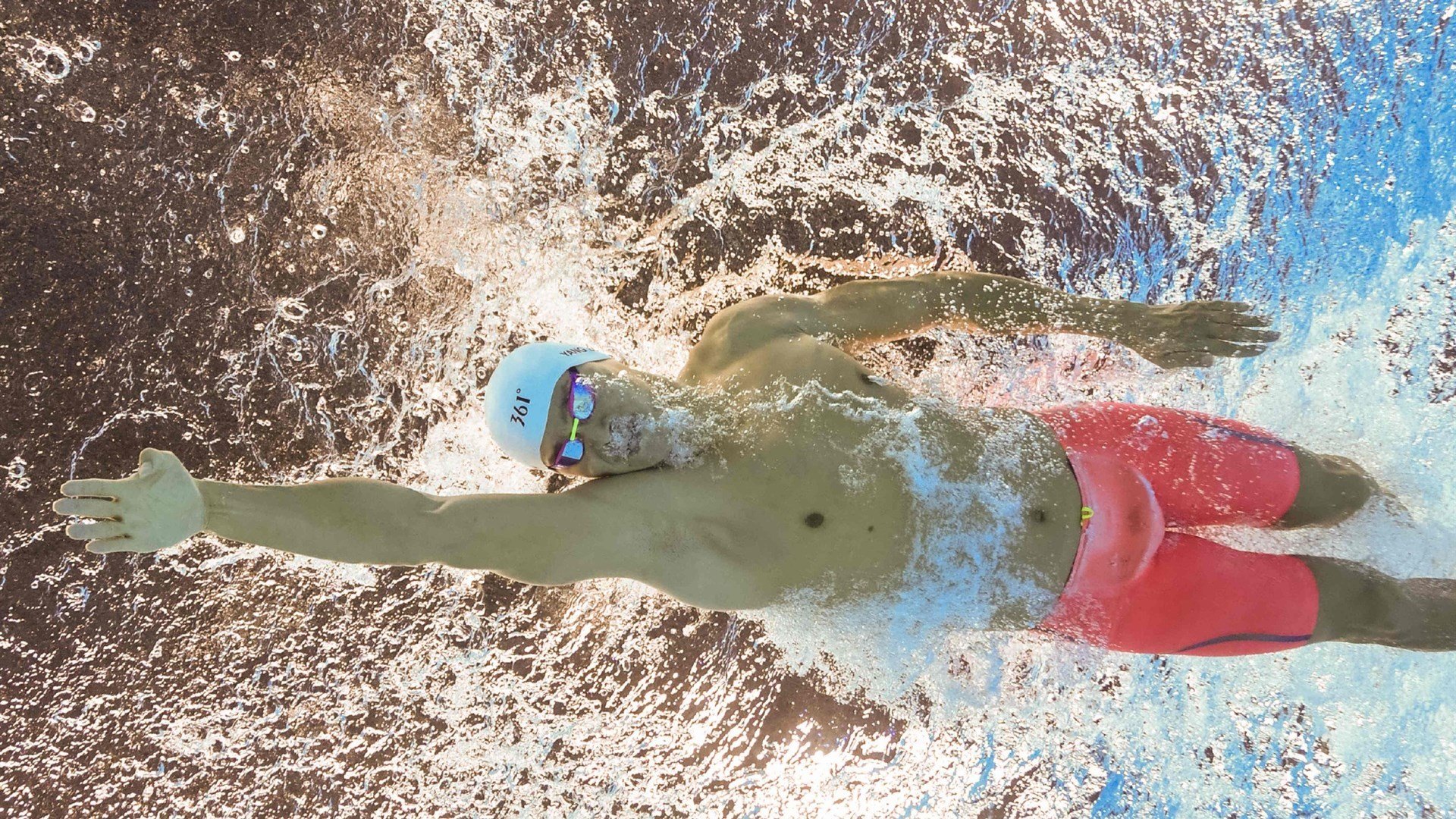 Scout重返赛场，表现优异首场状态出色，快船观众沸腾！观众掌声雷动